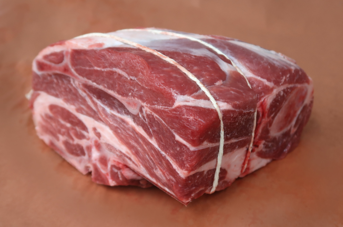 Lamb Chuck/Shoulder Roast (Bone in)